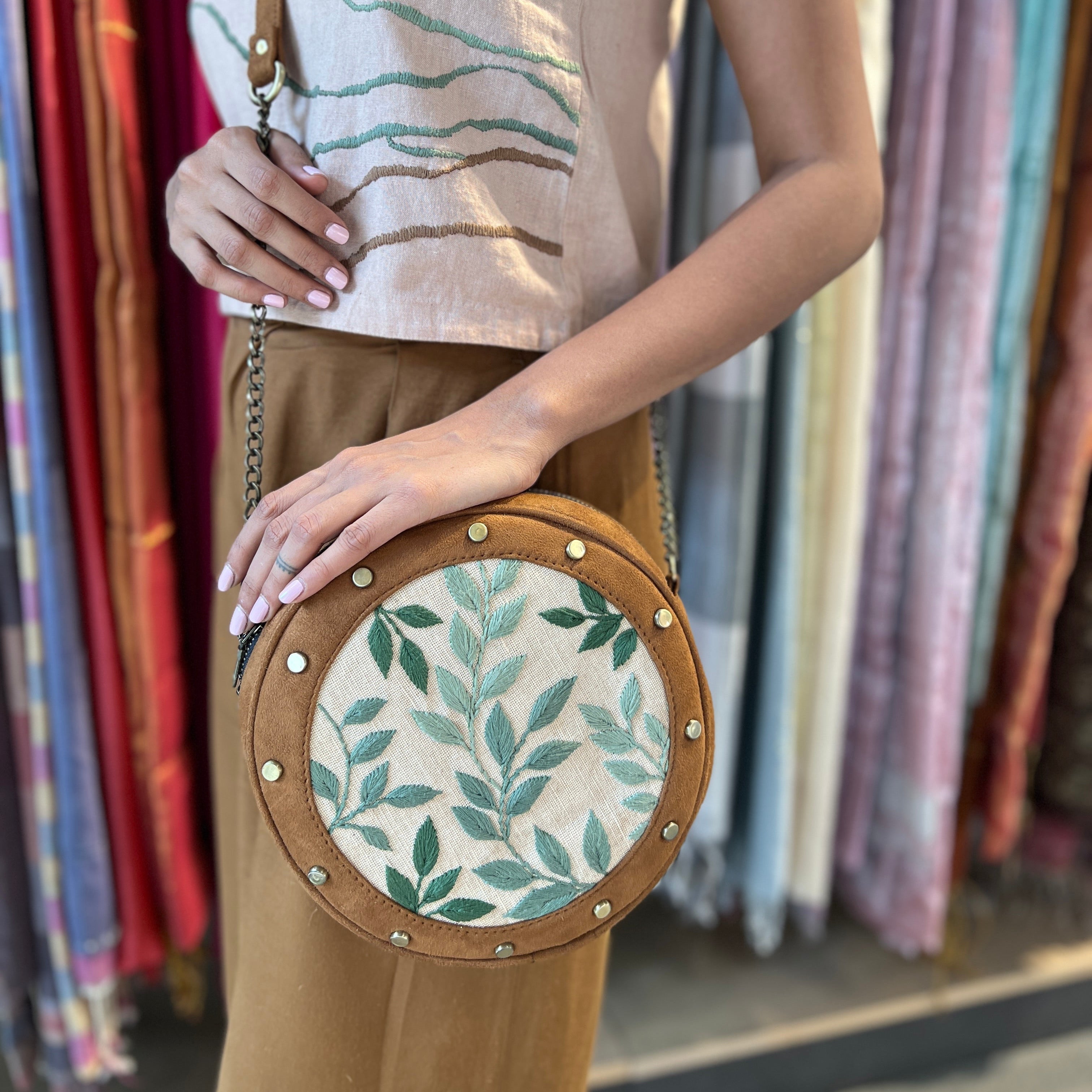 Leafy Tan Round Sling