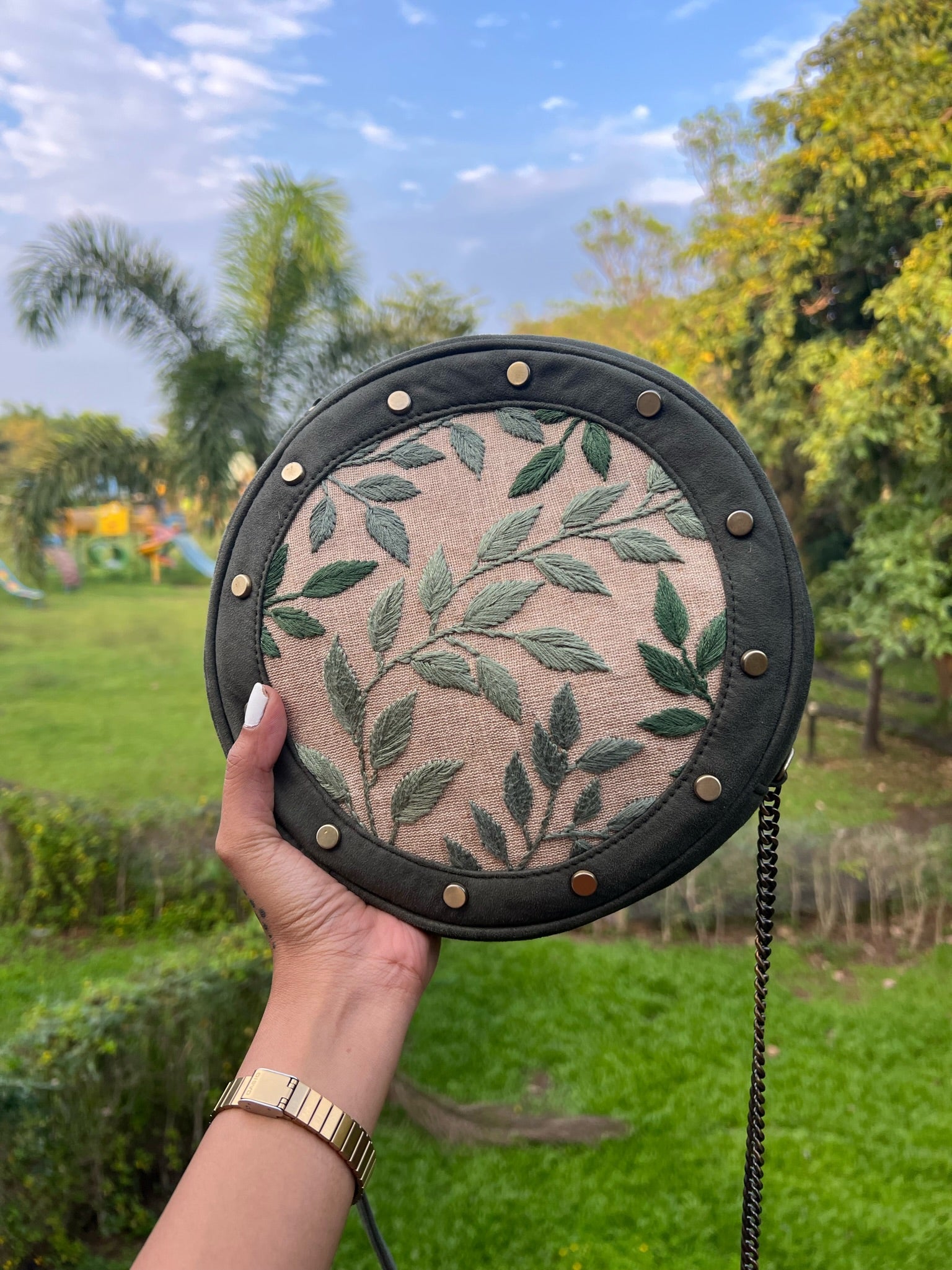 Leafy Green Round Stud Bag
