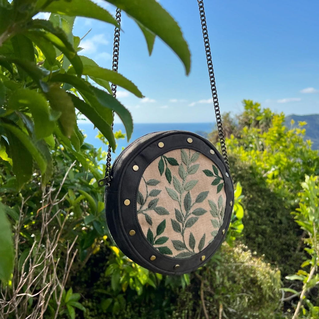 Leafy Green Round Stud Bag