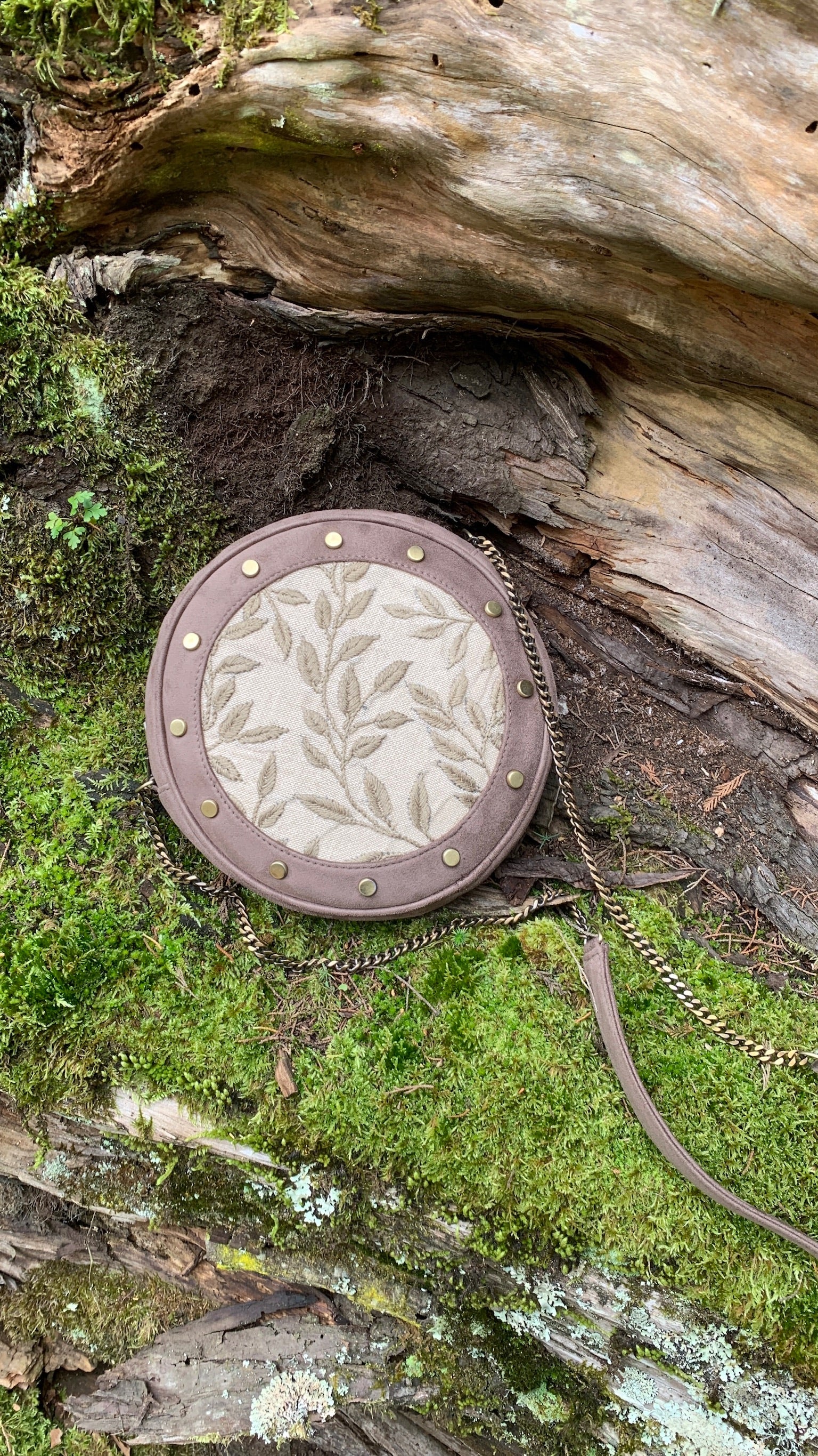 Leafy Grey Round Sling Bag