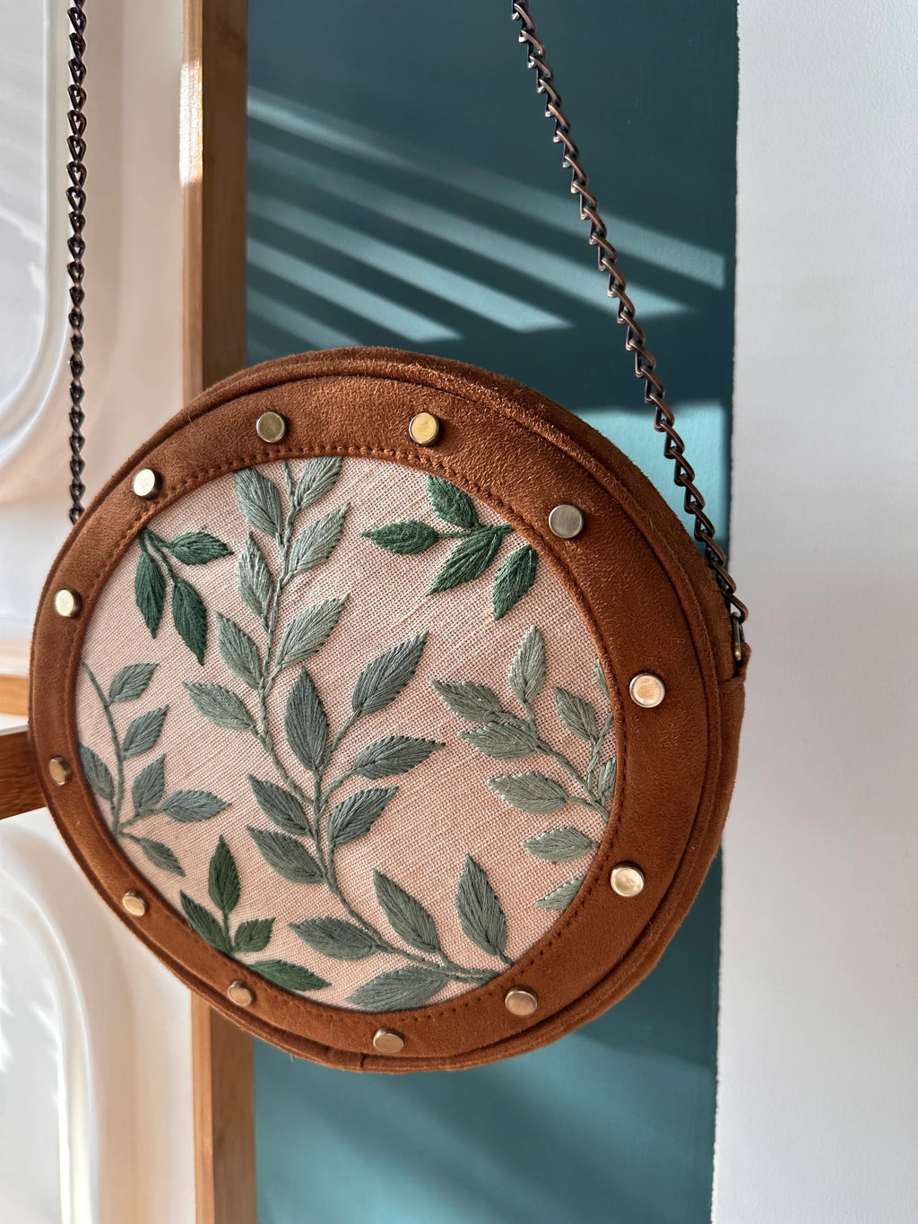Leafy Tan Round Sling